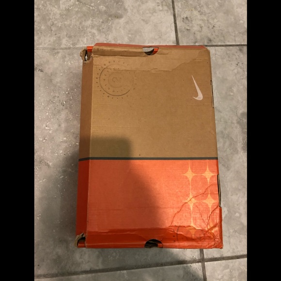 Nike Air Force 1 Low IO Premium “Undefeated” - Picture 4 of 15